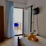 - Port * Sarandë