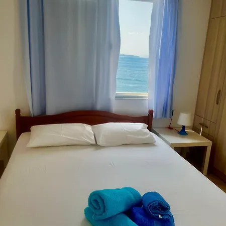 - Port Apartmán *