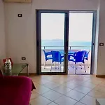 - Port * Sarandë