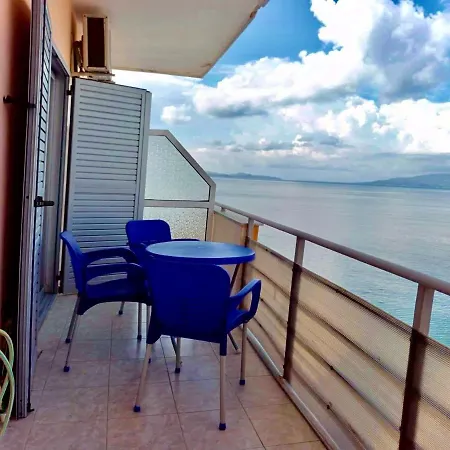- Port Apartment *