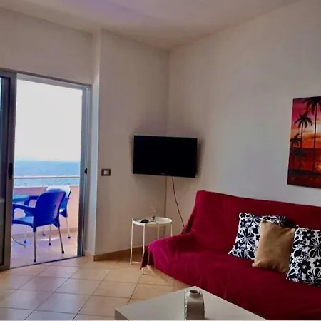 - Port * Σαράντα