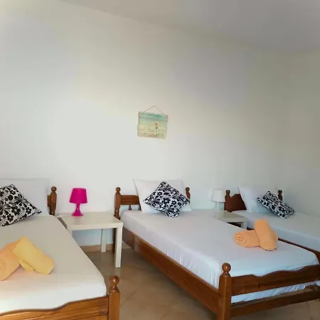 - Port * Σαράντα