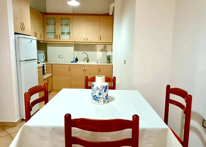 - Port Appartement Sarandë
